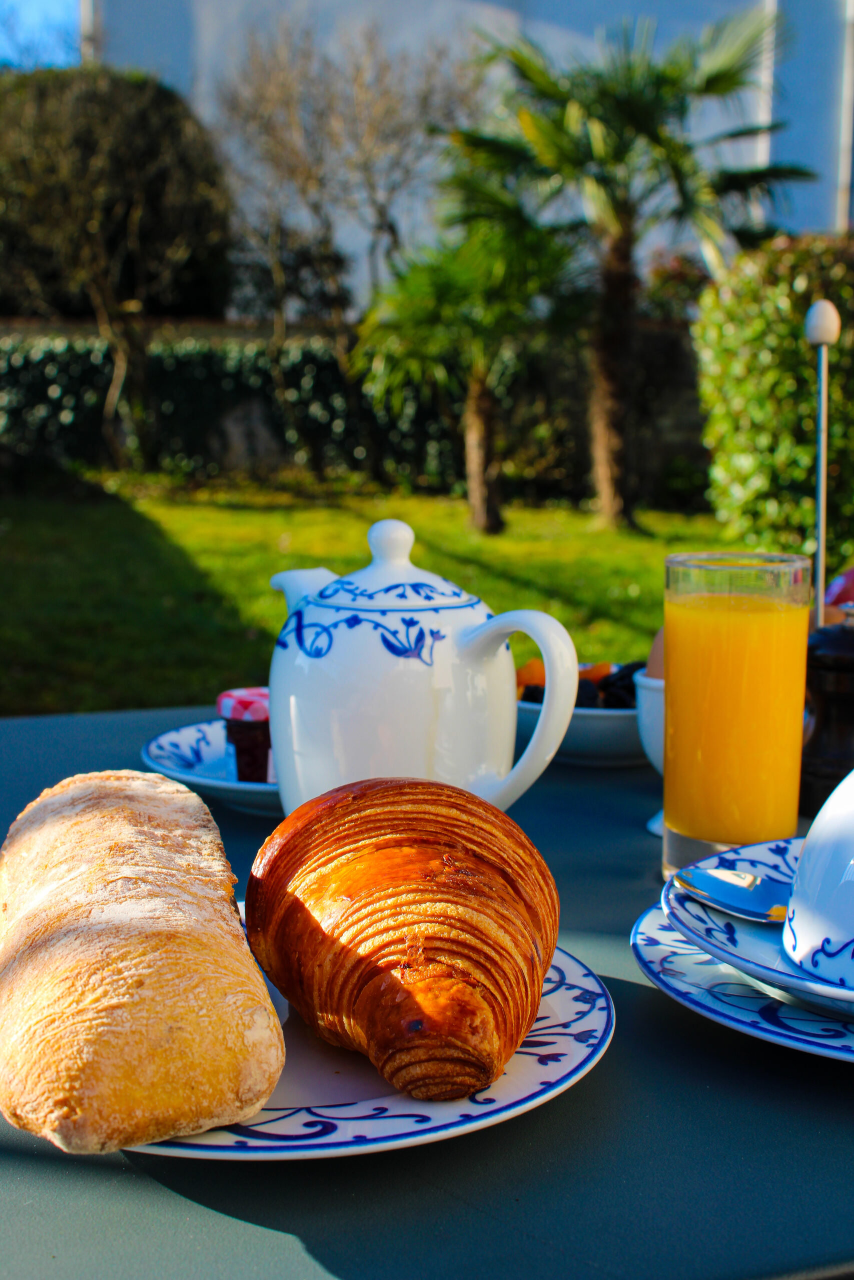 Petit déjeuner terrasse